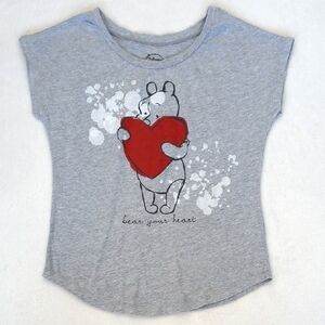 Disney Gray Winnie The Pooh Short Sleeve Tee T-Shirt with Red Heart Design